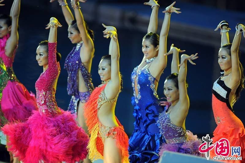 Художественные выступления в начале церемонии открытия Азиатских игр в Гуанчжоу 1