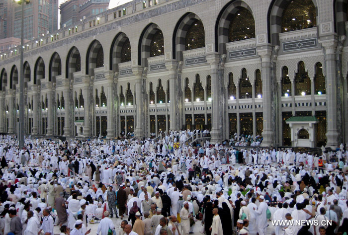 Более 2 млн мусульман из разных стан мира собрались в Мекке на хадж