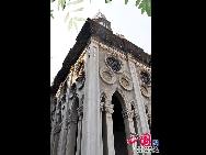 Единственный в Китае монастырь стиля Южной Азии. Его архитектура также сочетает много западных элементов.