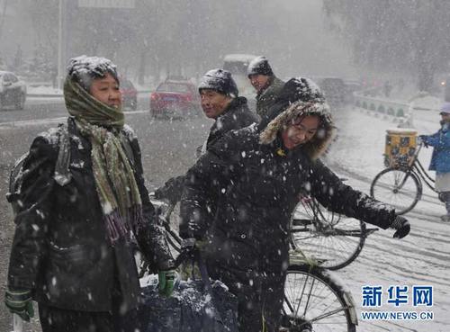 В северо-восточном районе Китая выпал сильный снег