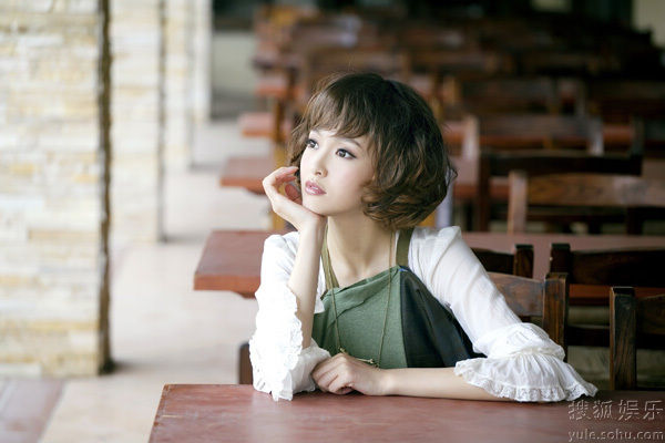 Молодая киноактриса Тан Янь в рекламе