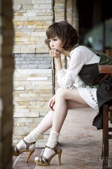 Молодая киноактриса Тан Янь в рекламе