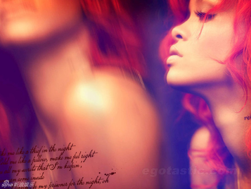 Сексуальные фотографии популярной певицы Рианны из нового музыкального альбома «Loud» 