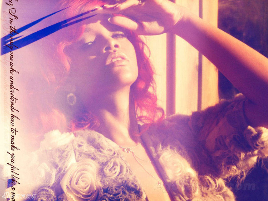 Сексуальные фотографии популярной певицы Рианны из нового музыкального альбома «Loud» 