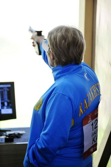 Женская команда Казахстана по стрельбе из пистолета на 25 метров стала чемпионом на Азиатских играх в Гуанчжоу 1