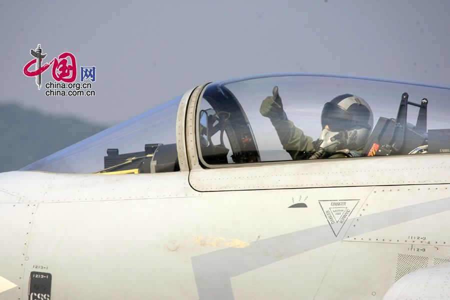 Истребители «Сяолун» демонстрируются на Международной авиасалоне в Чжухае6