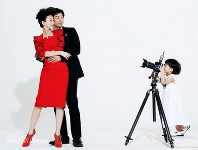 Счастливые семейные фотографии актрисы Вэн Хун 1