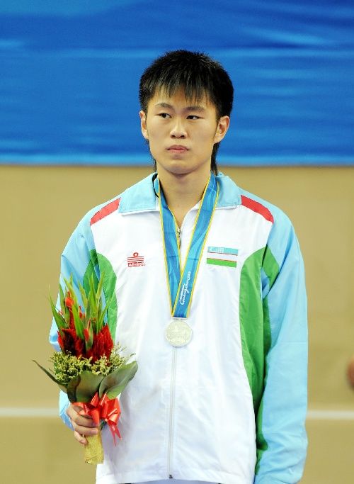 Дмитрий Ким из Узбекистана занял второе место в соревновании по тхэквондо в весовой категории до 74 кг. на Азиатских играх в Гуанчжоу 1
