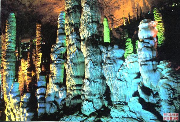 Красивые пейзажи пещер в Китае 1
