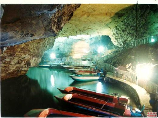 Красивые пейзажи пещер в Китае 4