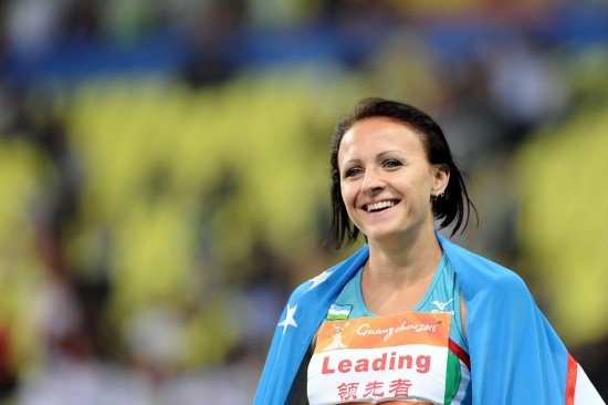 Юлия Тарасова из Узбекистана завоевала золотую медаль в финале соревнованию по семиборью в Азиатских играх в Гуанчжоу 
