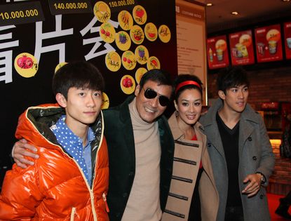 Известный актер Цзян Вэнь присутствовал на церемония предварительного показа фильма «Брюс Ли»