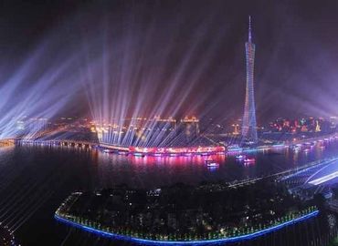 Красивые пейзажи на берегах Реки Чжуцзян в ночи закрытия Азиатских игр