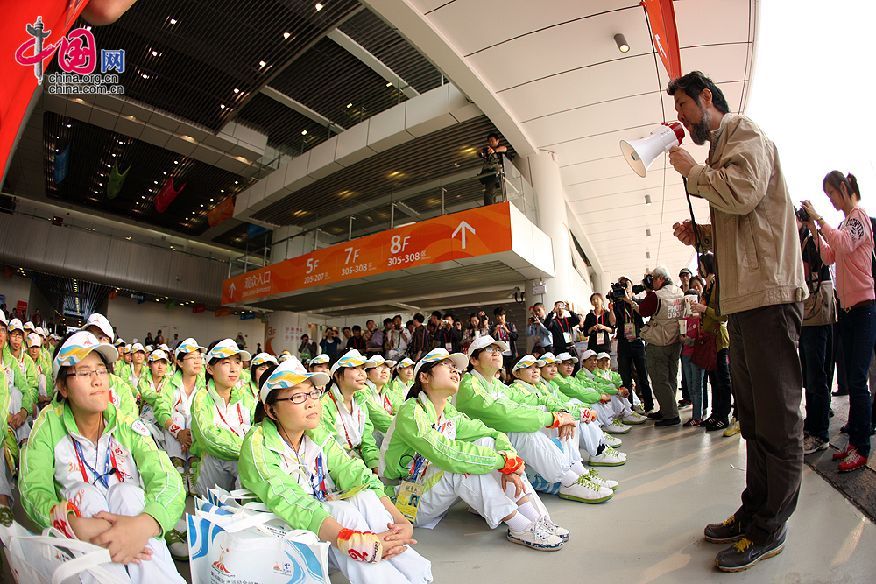 Акивная подготовка к церемонии закрытия 16-х Азиатских игр1