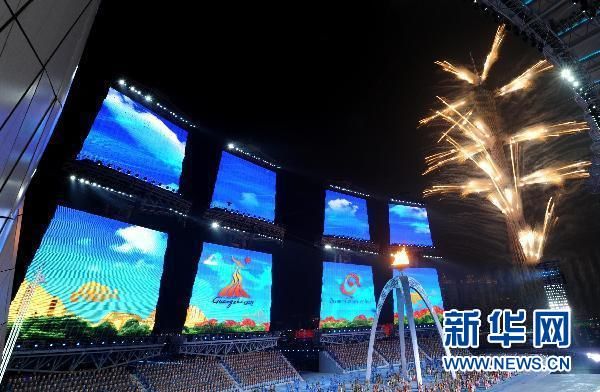 Красивые фейерверки на церемонии закрытия Азиатских игр в Гуанчжоу3