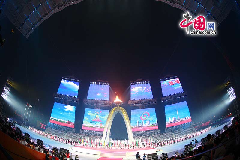 Вход спортсменов разных стран в зал церемонии закрытия Азиатских игр в Гуанчжоу1