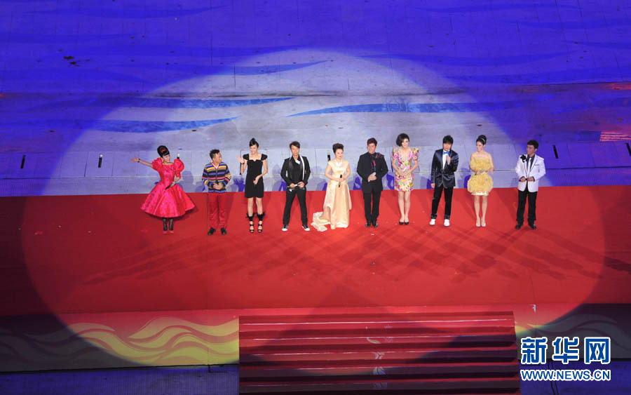 Звезды в художественных выступлениях на церемонии закрытия Азиатских игр в Гуанчжоу3