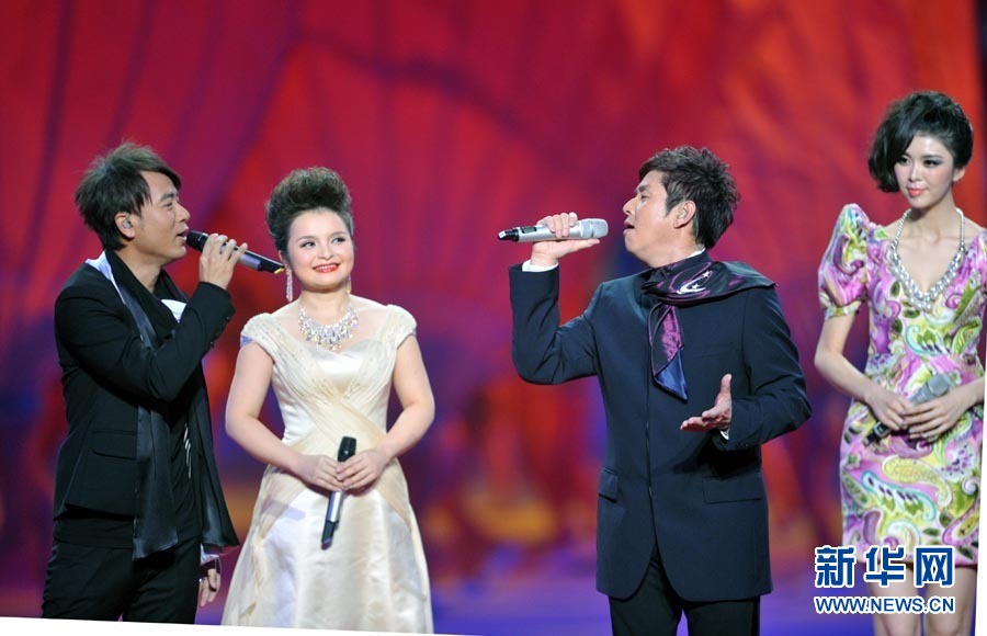 Звезды в художественных выступлениях на церемонии закрытия Азиатских игр в Гуанчжоу4
