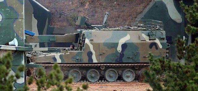 Тяжелая южнокорейская гаубица К9 участвовала в совместных военных учениях РК и США 2