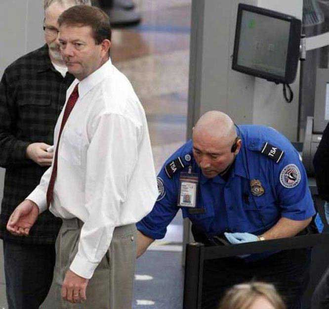 Популярные в Интернете фотографии строгой проверки безопасности в американских аэропортах 