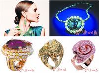 Красивые ювелирные украшения из роскошных цветных бриллиантов