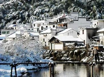 Красивые пейзажи после снегопада на юге Китая: деревня Уюань