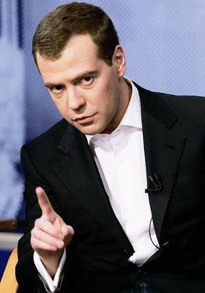 В 2008 году Медведев официально вступил в должность президента России. За два года он показал Россию как рыночную страну с дипломатией и строгой, и наоборот.
