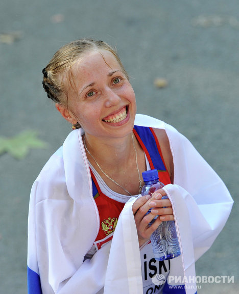 Ольга Каниськина (на фото) завоевала 'золото' чемпионата Европы-2010 в Барселоне в спортивной ходьбе на 20 км.