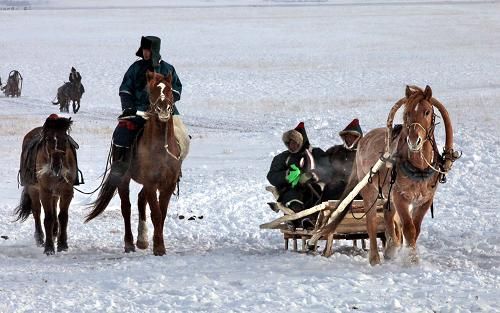 Зимний туризм в г. Хулун-Буир становится все более популярным 