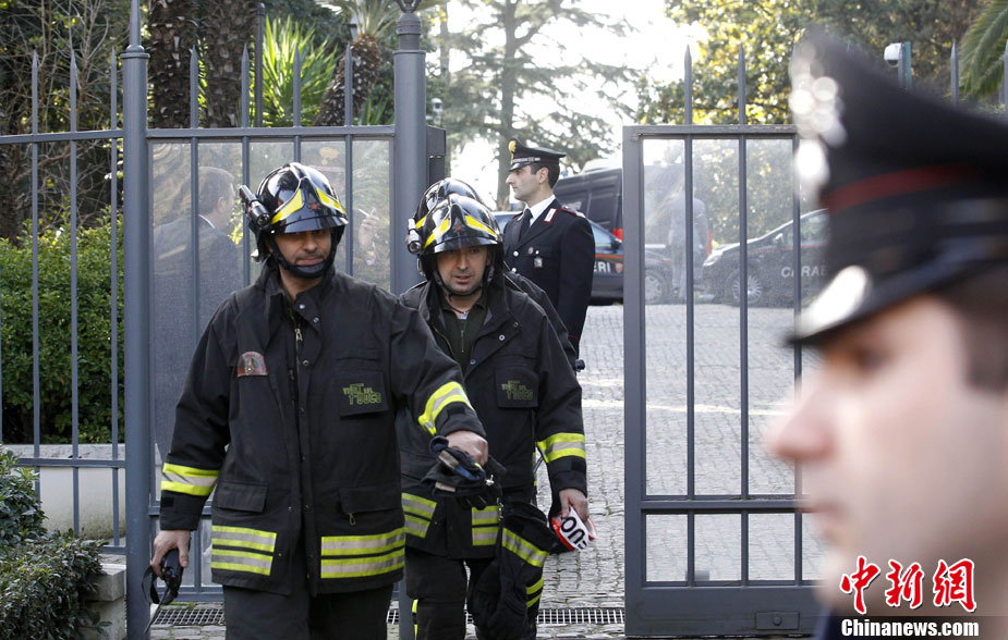 1 человек получил тяжелые ранения в результате взрыва посылки в посольстве Швейцарии в Италии