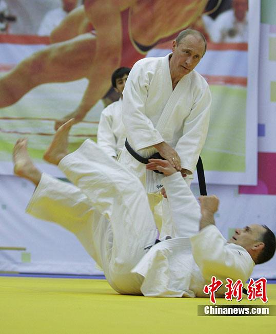 Владимир Путин занимался дзюдо вместе со спортсменами