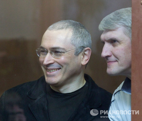 Суд вынес обвинительный приговор по делу М. Ходорковского и П. Лебедева