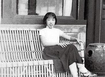 Личный фотоальбом Ван Гуанмэй - жены председателя КНР (1959—1968) Лю Шаоци