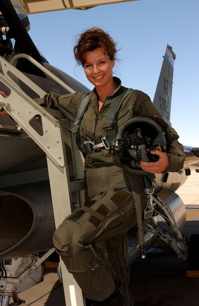 Женщины-пилоты разных стран 