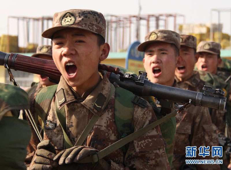 Зимние тренировки одной мотострелковой дивизии в Цзинаньском военном округе 2