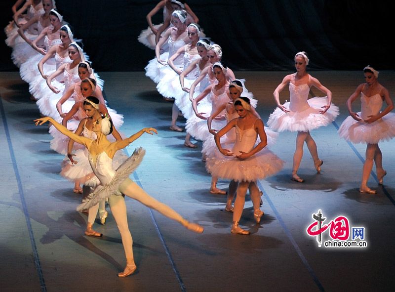 Прекрасные снимки балета «Лебединое озеро»