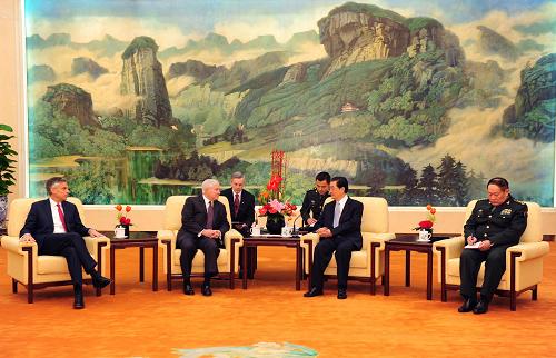 Ху Цзиньтао встретился с министром обороны США