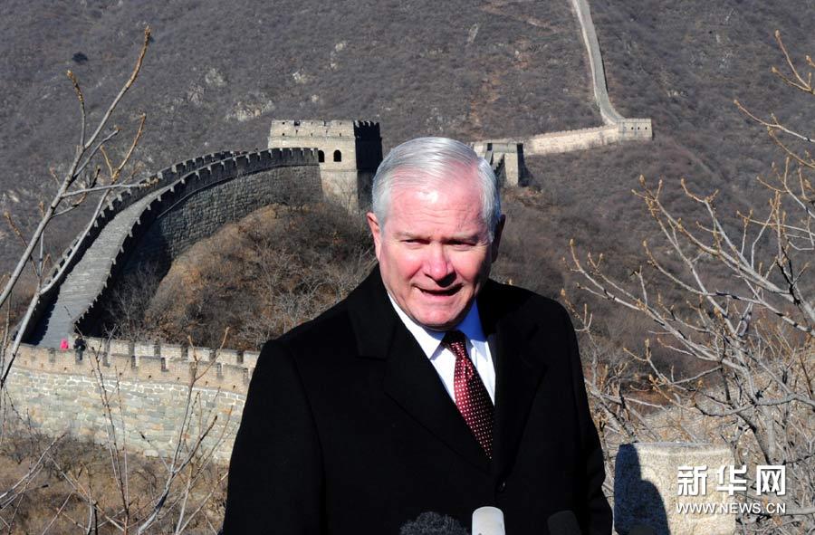 Министр обороны США Роберт Гейтс посетил участок Мутяньюй Великой китайской стены 
