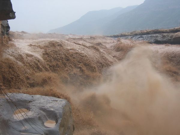 Водопад Хукоу на реке Хуанхэ