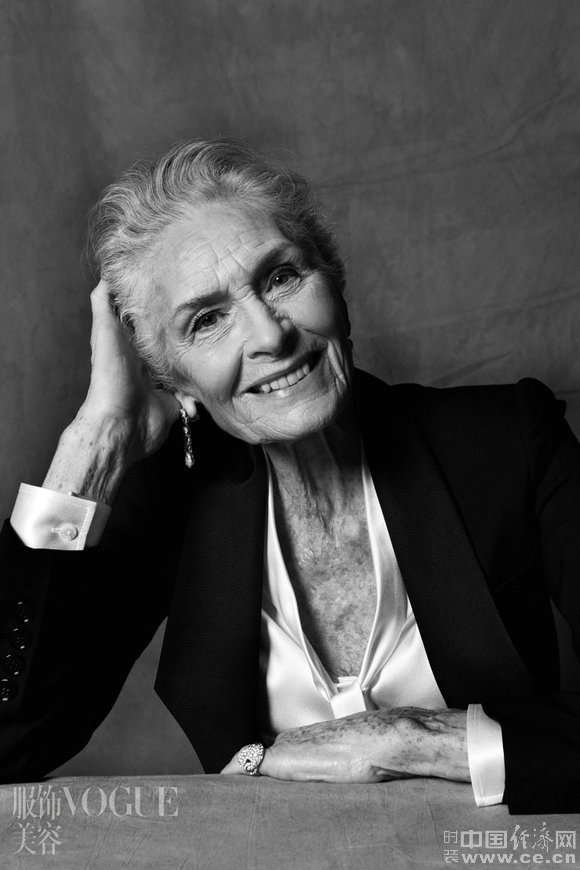 82-летняя супермодель «VOGUE» Дафна Селф: «Возраст – не проблема» 3
