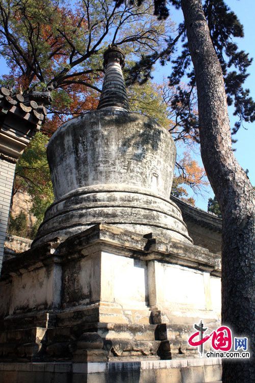 Разнообразные пагоды в Пекине 