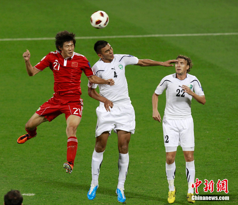 Китай сыграл вничью с командой Узбекистана на Чемпионате Азии по футболу 2011 года 