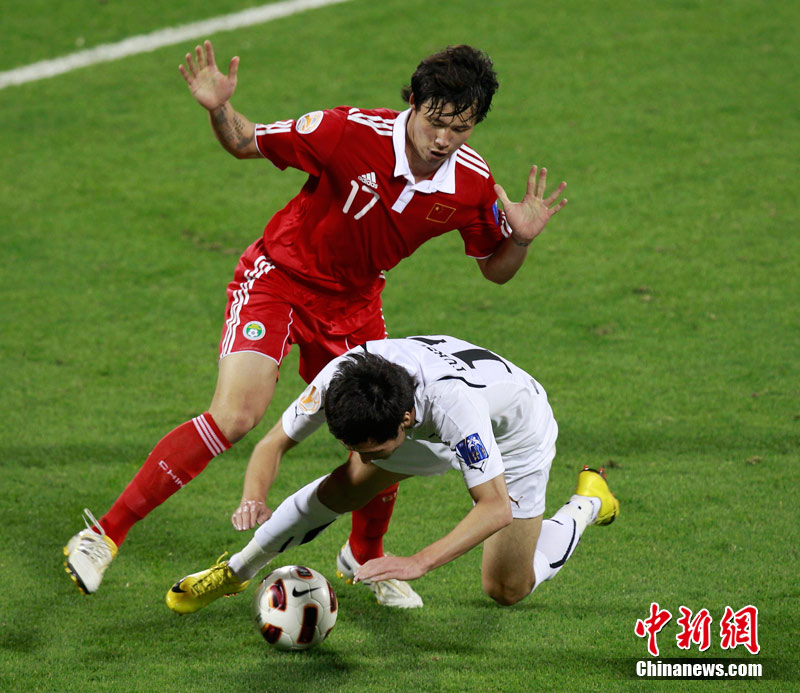Китай сыграл вничью с командой Узбекистана на Чемпионате Азии по футболу 2011 года 