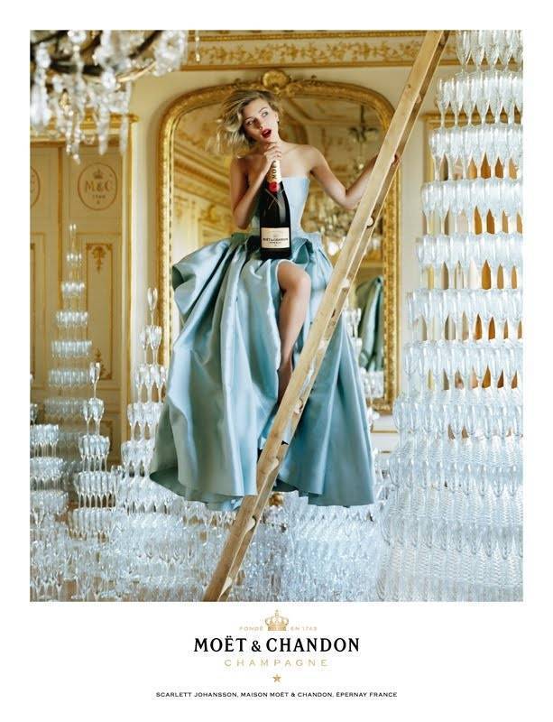Сексуальная Скарлетт Йоханссон в новой рекламе французского шампанского «Moet Chandon» 2011 года 