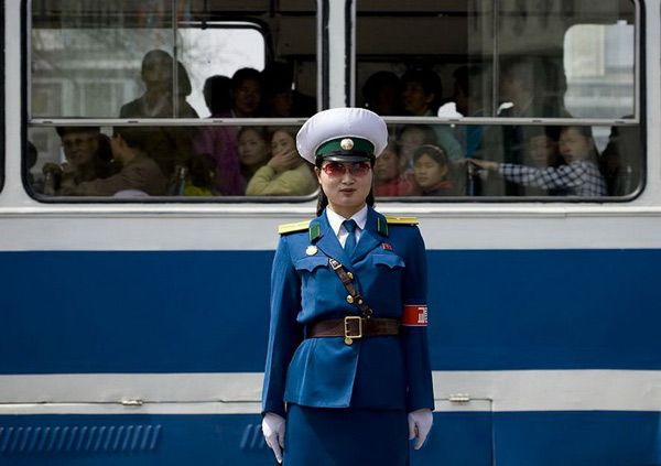 Женщинцы КНДР в объективах западных фотографов 