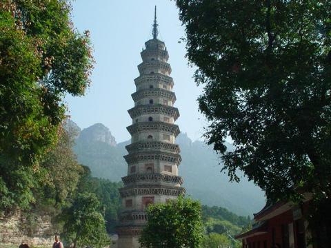 Монастырь «Линъяньсы» города Цзинань