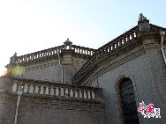На улице Ванфуцзин в Пекине находится католическая церковь, которая была создана в 1655 году. Данная церковь построена в европейском стиле тех времен с долей эклектики.  