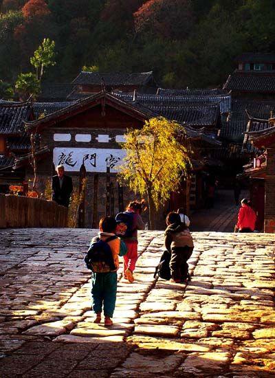Уютный город Лицзян провинции Юньнань