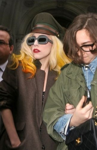 Леди Гага и очки