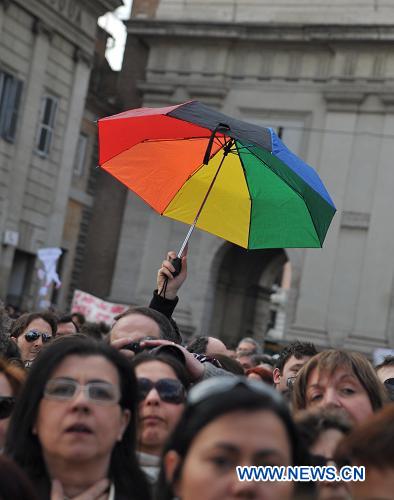 Итальянские женщины вышли на митинг против Берлускони